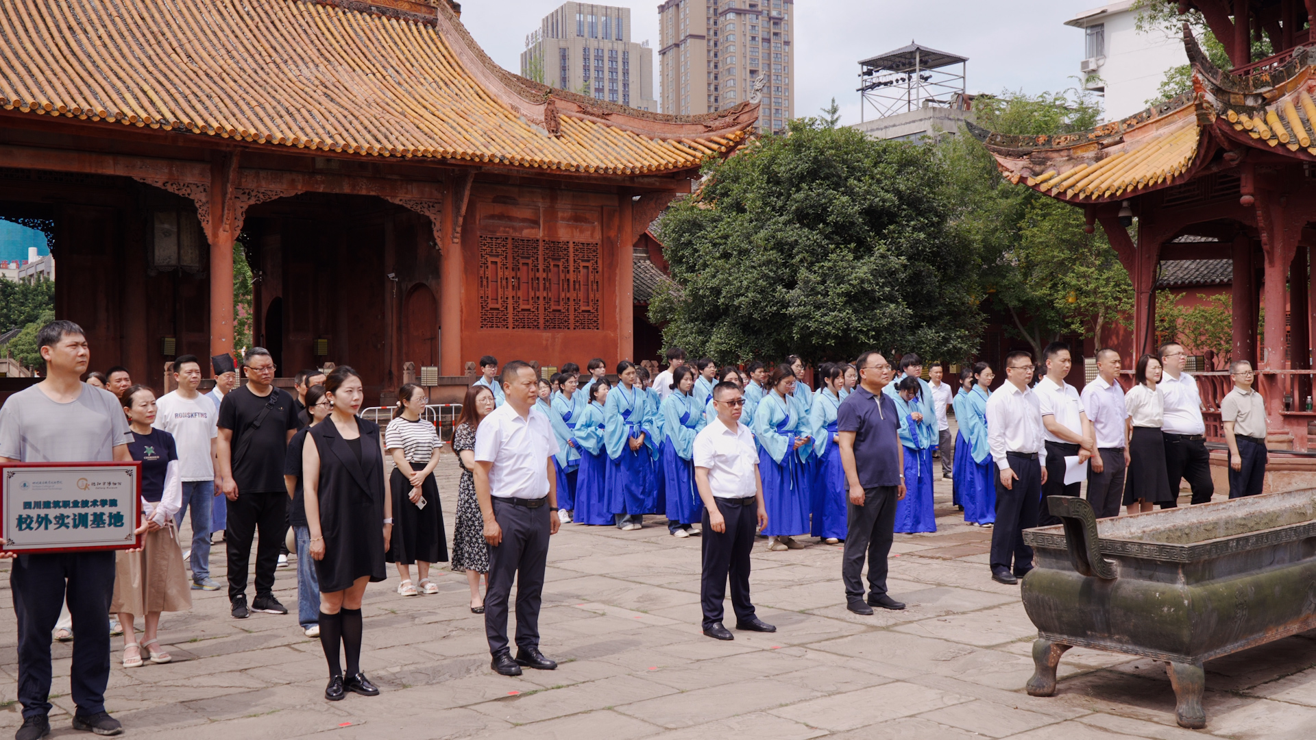 德阳市博物馆与四川建筑职业技术学院馆校“产学研用”战略合作签约仪式圆满举行(图1) 德阳市博物馆与四川建筑职业技术学院馆校“产学研用”战略合作签约仪式圆满举行(图1)
