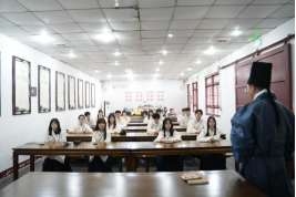 文庙寻根・祈福拜孔|港澳台大学生走进德阳文庙感悟中华文脉(图10) 文庙寻根・祈福拜孔|港澳台大学生走进德阳文庙感悟中华文脉(图10)