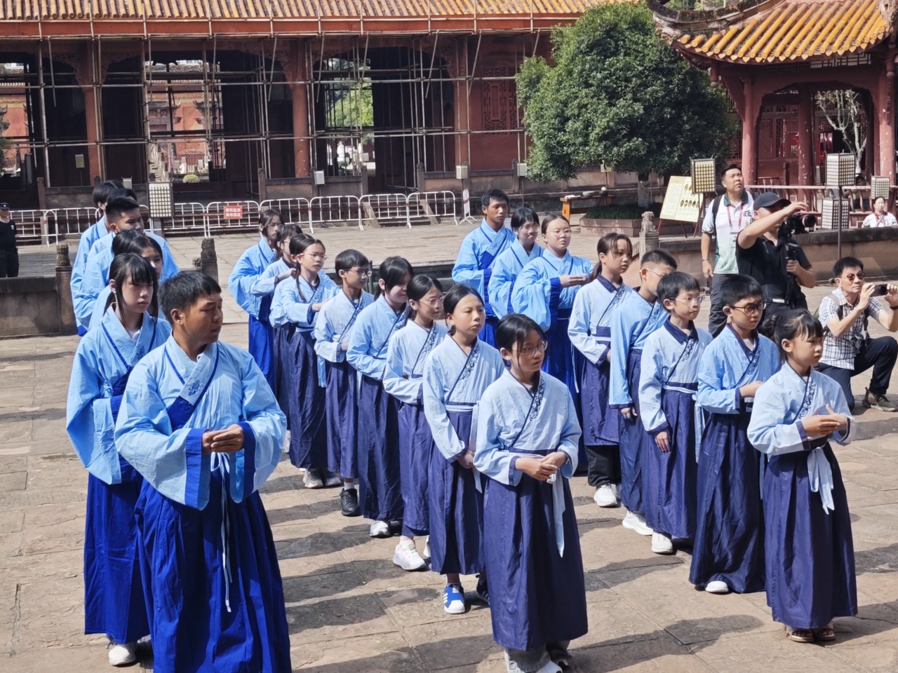 礼敬先师 情系中华｜旺角区少年警讯香港青年研习团走进德阳文庙(图5)