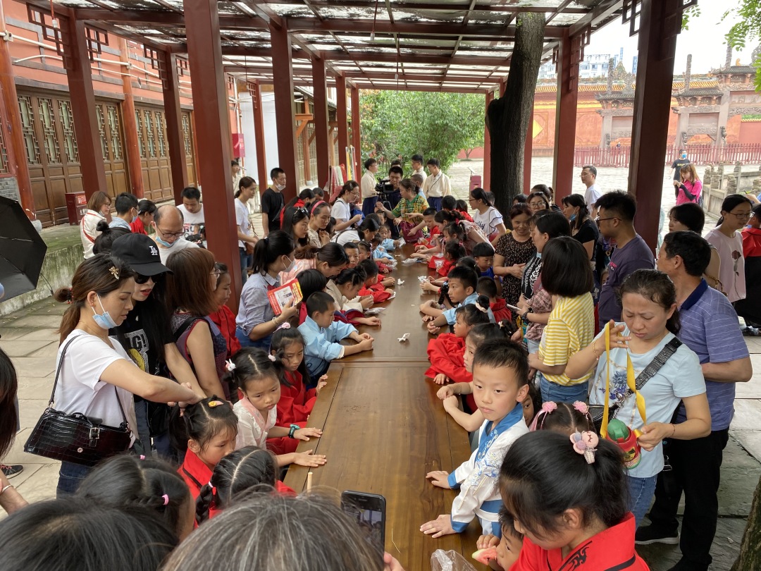 在德阳文庙 穿汉服 祭先贤 过端午(图14)