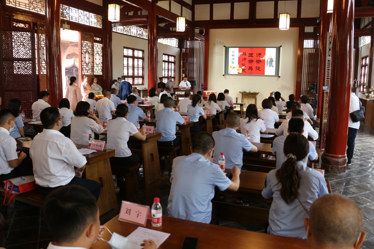 市博物馆组织开展“师带徒、匠带兵” 拜师礼活动(图4) 市博物馆组织开展“师带徒、匠带兵” 拜师礼活动(图4)