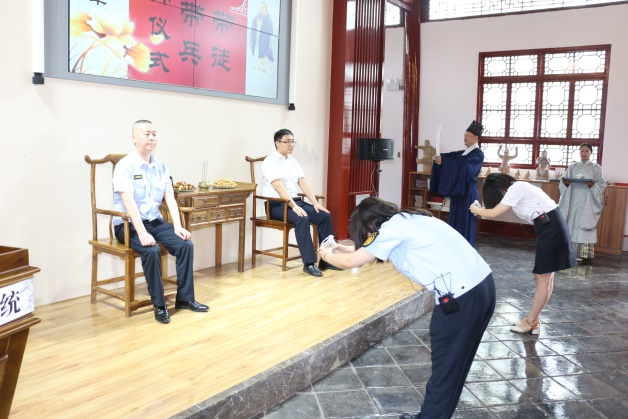 市博物馆组织开展“师带徒、匠带兵” 拜师礼活动(图6) 市博物馆组织开展“师带徒、匠带兵” 拜师礼活动(图6)